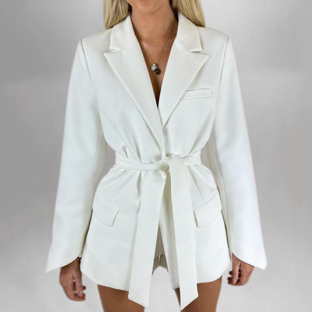 Thalia – getailleerde damesblazer met ceintuur