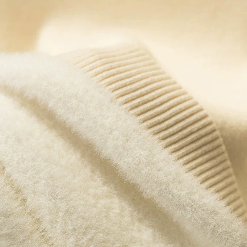 Isabelle – oversized cashmere coltrui met lange mouwen en heuplengte