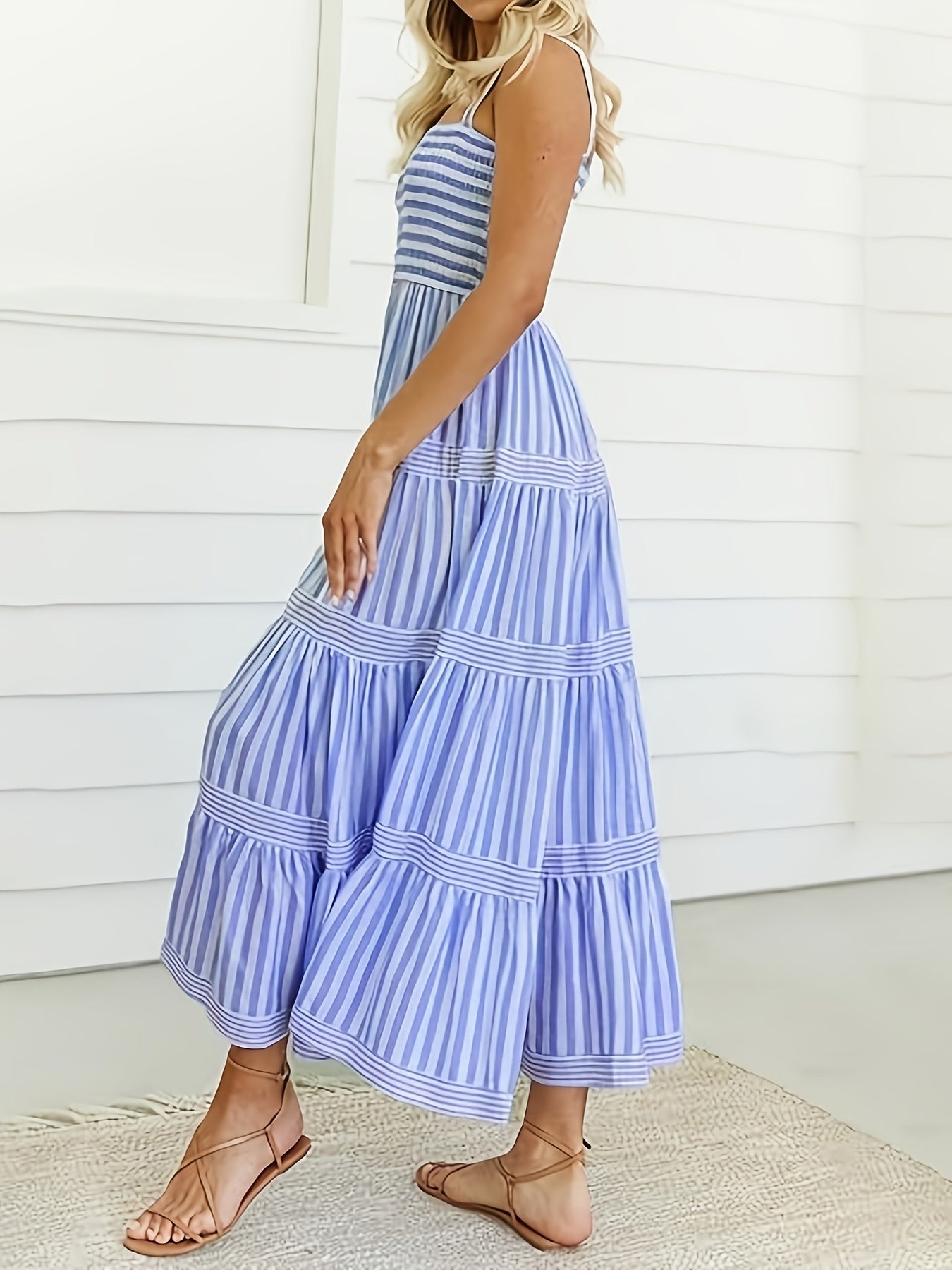 Darla – Zomer Maxi Jurk met Wit Gestreepte Accenten