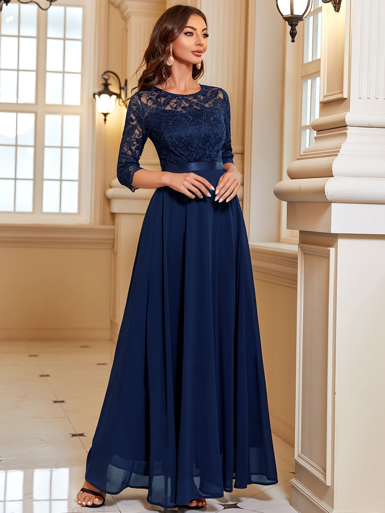 Isabelle – Chiffon Maxi-jurk Met Kanten Details En Driekwart Mouwen