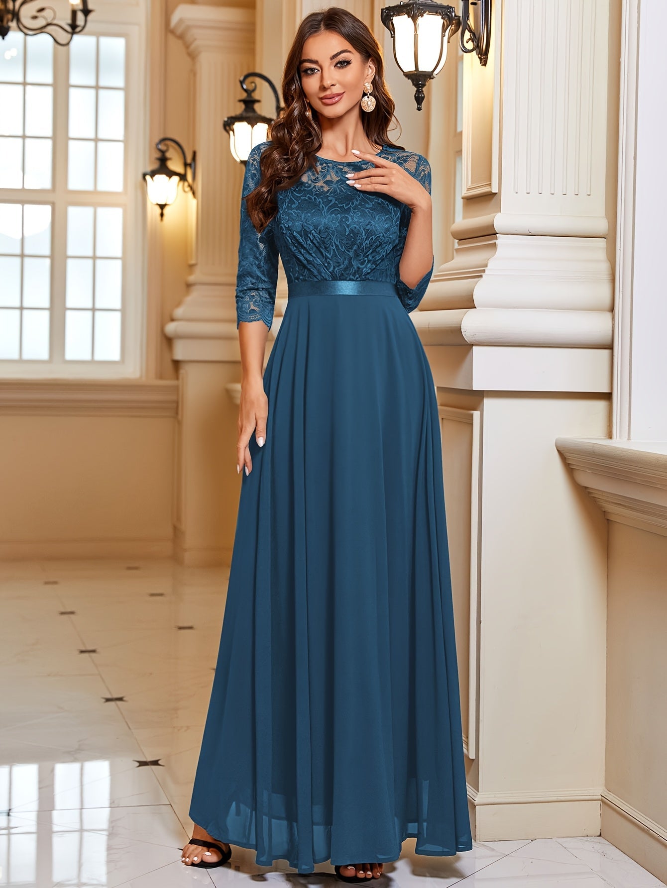 Isabelle – Chiffon Maxi-jurk Met Kanten Details En Driekwart Mouwen