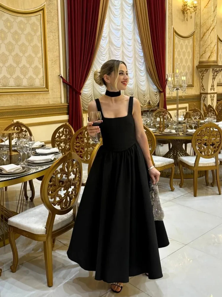 Isabella - Taille Accentuerende Zwarte Dames jurk