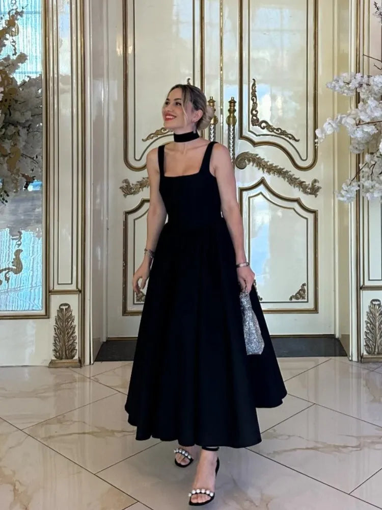 Isabella - Taille Accentuerende Zwarte Dames jurk