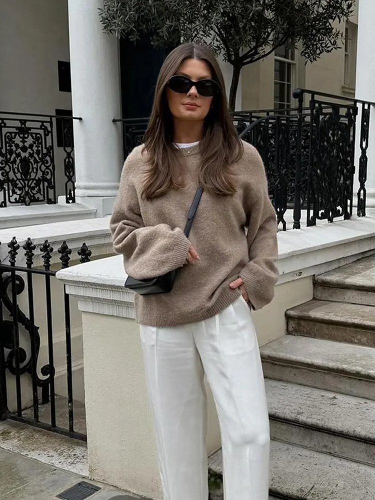 Femke – fluffy gebreide trui met ronde hals en oversized pasvorm