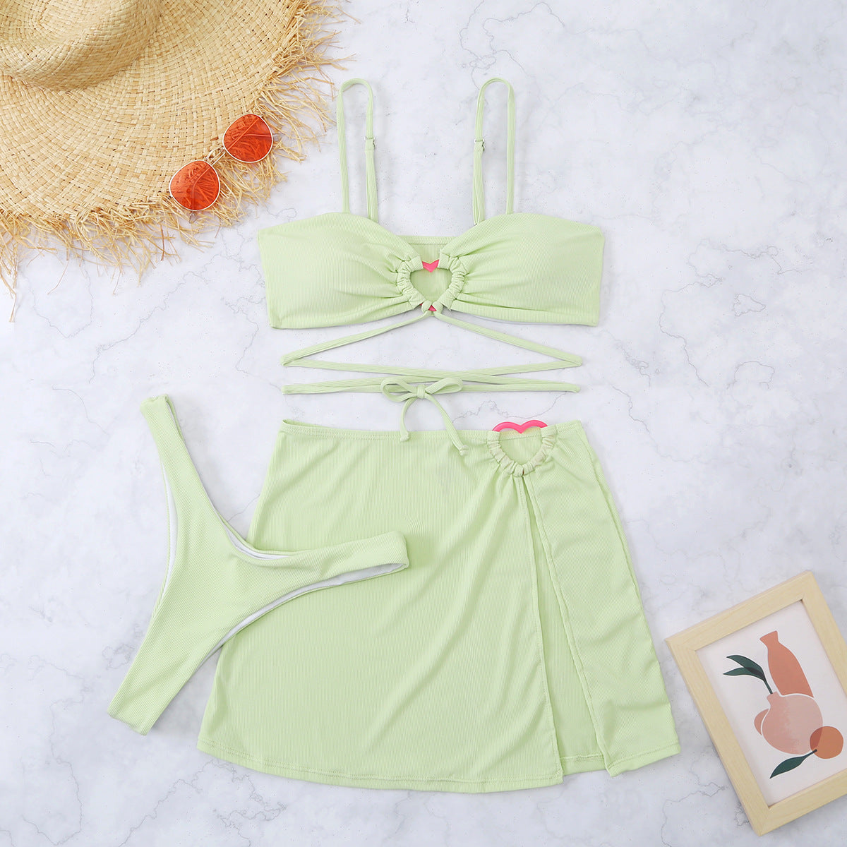 Belle – Bikini set met wikkelbandjes en strandrokje