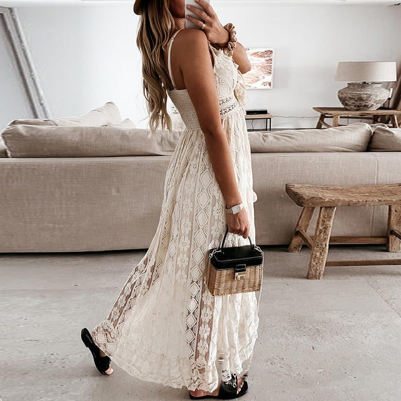 Mara – maxidress met diepe V-hals en romantisch boho kant