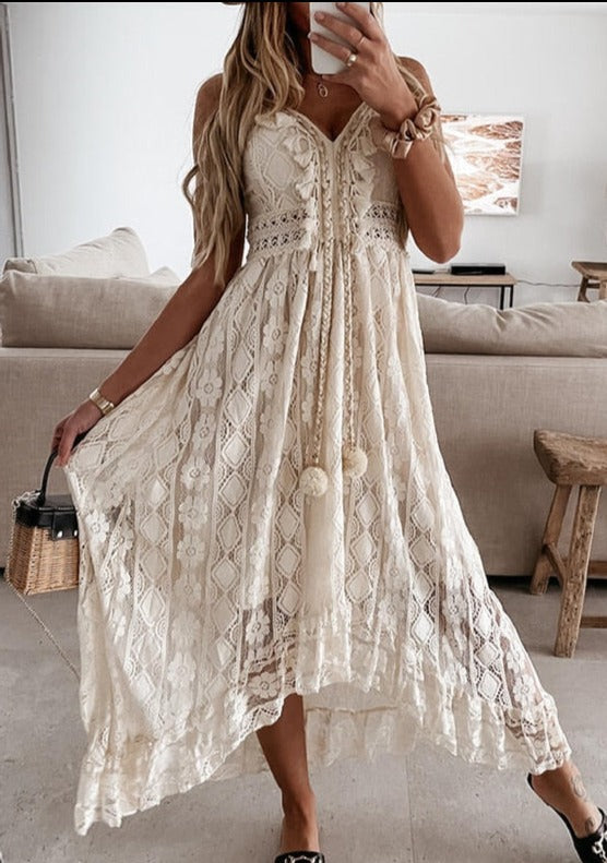 Mara – maxidress met diepe V-hals en romantisch boho kant