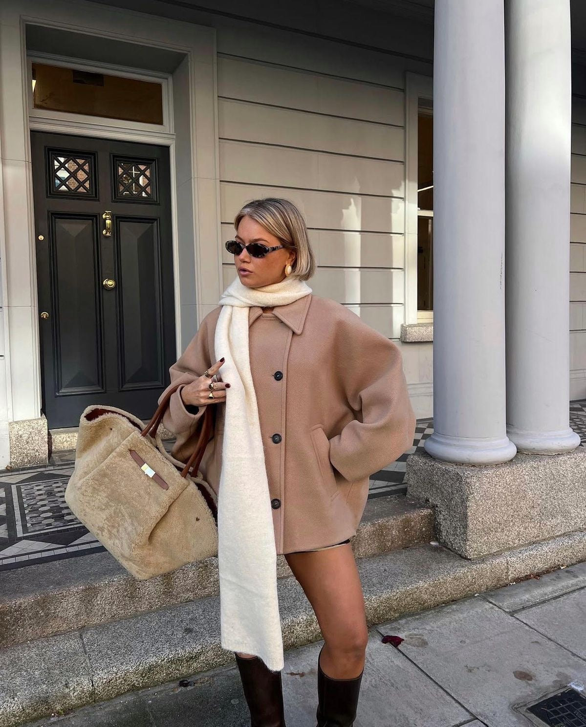 Olive - Oversized Beige Wollen Cropped Trenchcoat