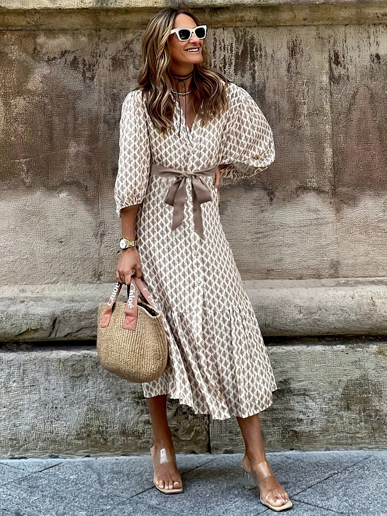 Elise – midi-jurk met pofmouwen en subtiel patroon