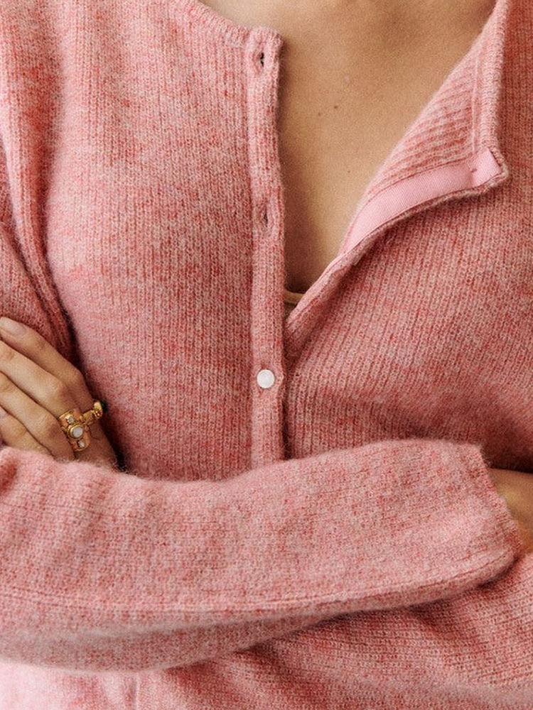 Moonlight – zachte cardigan met knoopsluiting en verfijnde halslijn