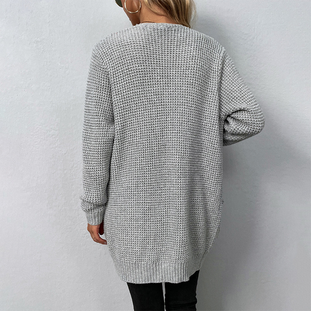Karin – lange gebreide damesvest met V-hals