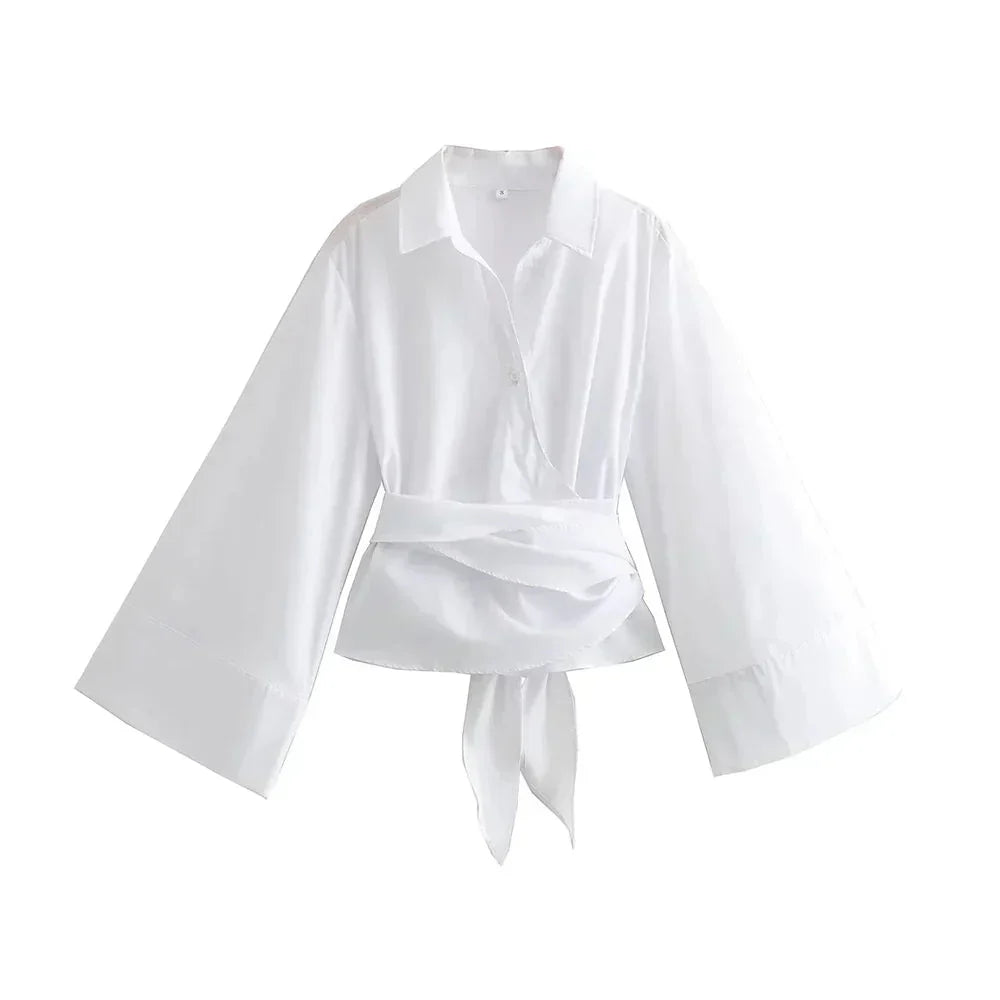 Rika – Kimono-blouse met strikceintuur en wijde mouwen