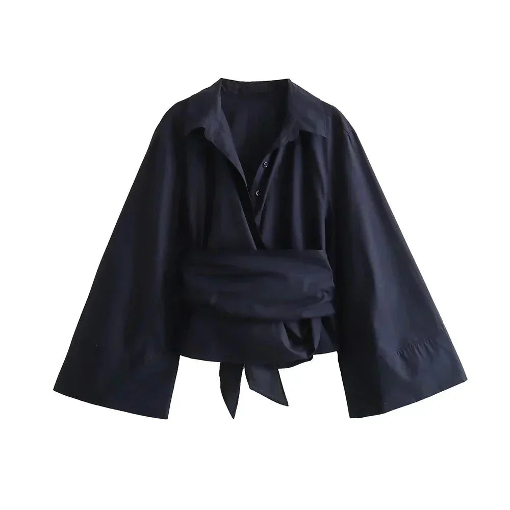 Rika – Kimono-blouse met strikceintuur en wijde mouwen