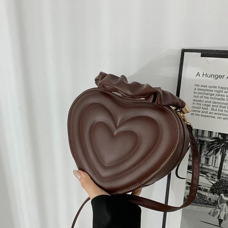 Lola – hartvormige gewatteerde crossbody tas van pu leer