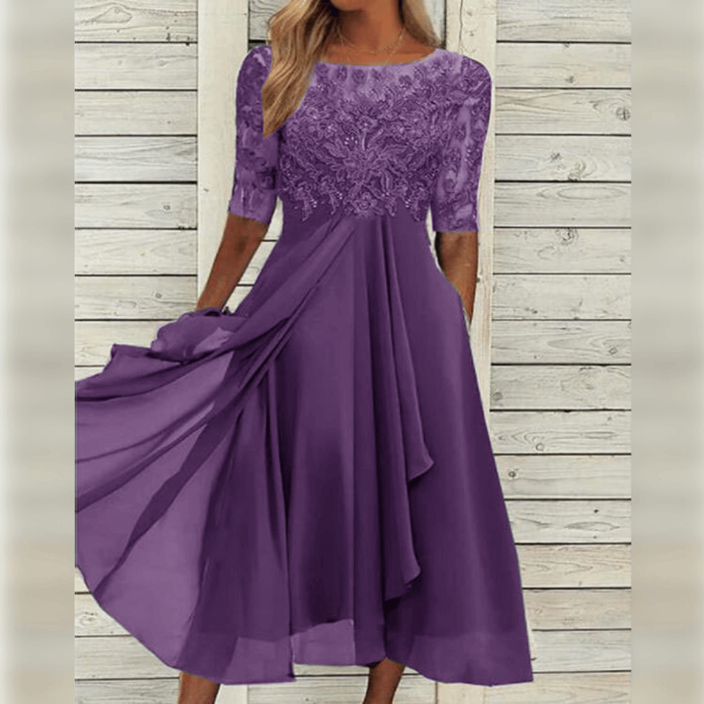 Lila – Zomerjurk van chiffon met kanten bovenlaag en halflange mouwen