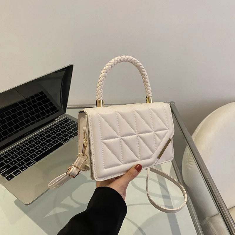 Zoë – square crossbody tas van pu-leer met ruitpatroon