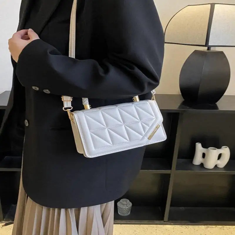 Zoë – square crossbody tas van pu-leer met ruitpatroon