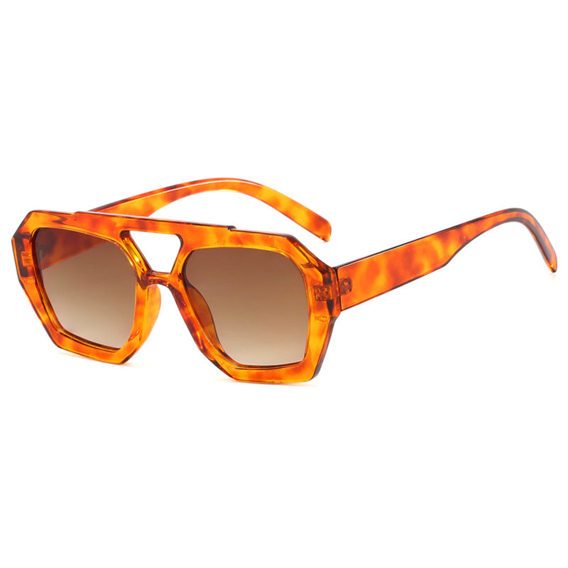 Nina – Oversized zonnebril met vierkant frame en UV-filter