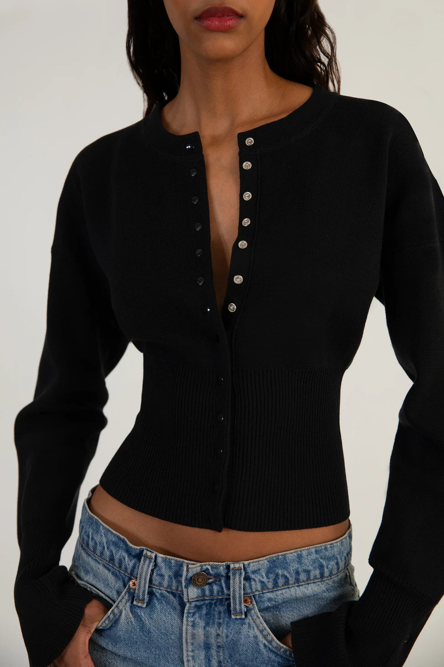 Aria – cropped cardigan met ribstructuur en drukknopen
