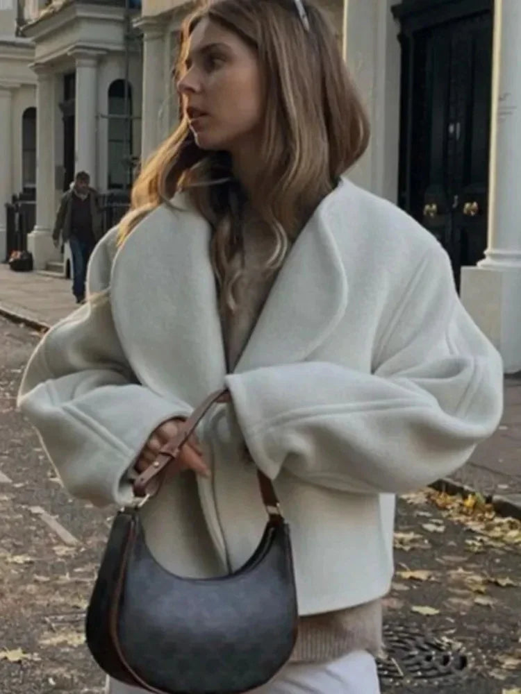 Claire - Cropped Wollen Jas Met Ronde Asymetrische sluiting