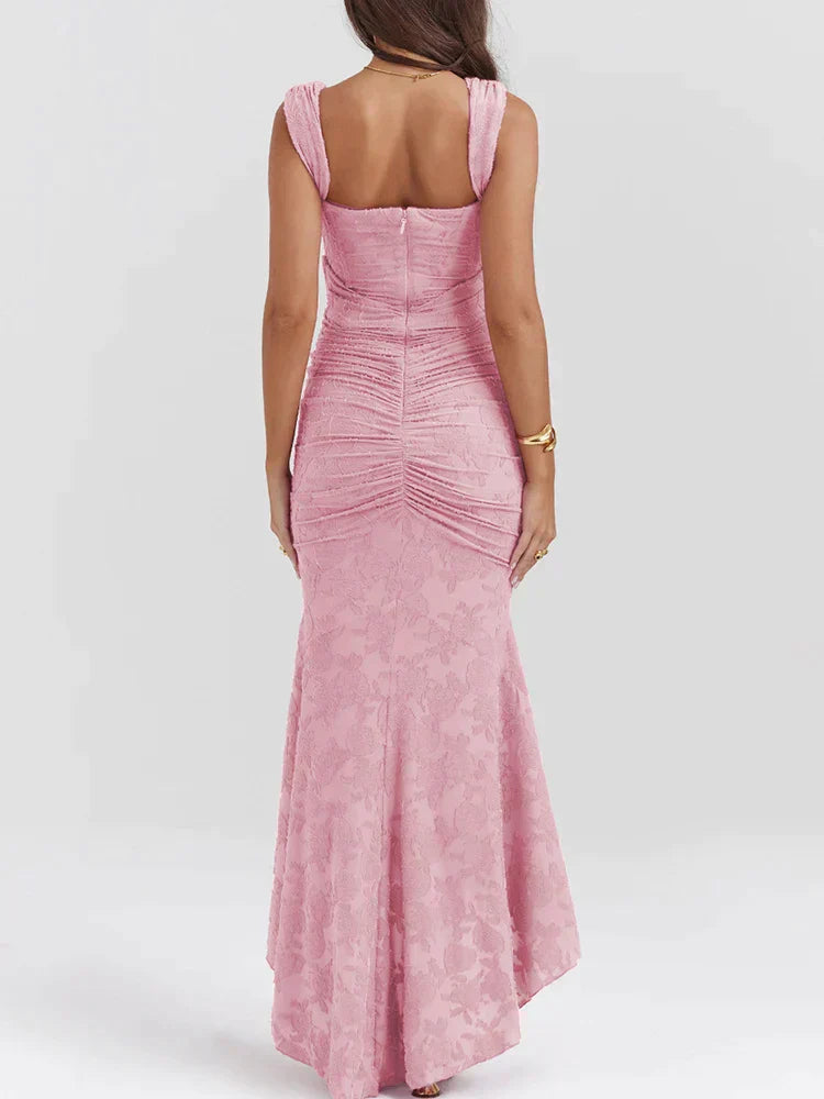 Noëlle – Kant avondjurk met off-shoulder hals en asymmetrische mermaid-zoom