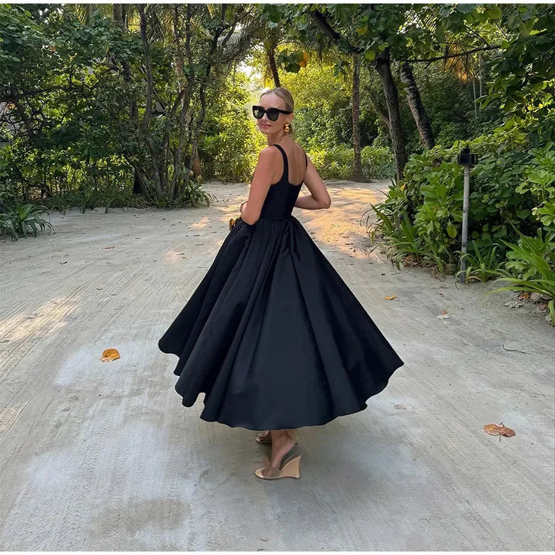 Isabella - Taille Accentuerende Zwarte Dames jurk