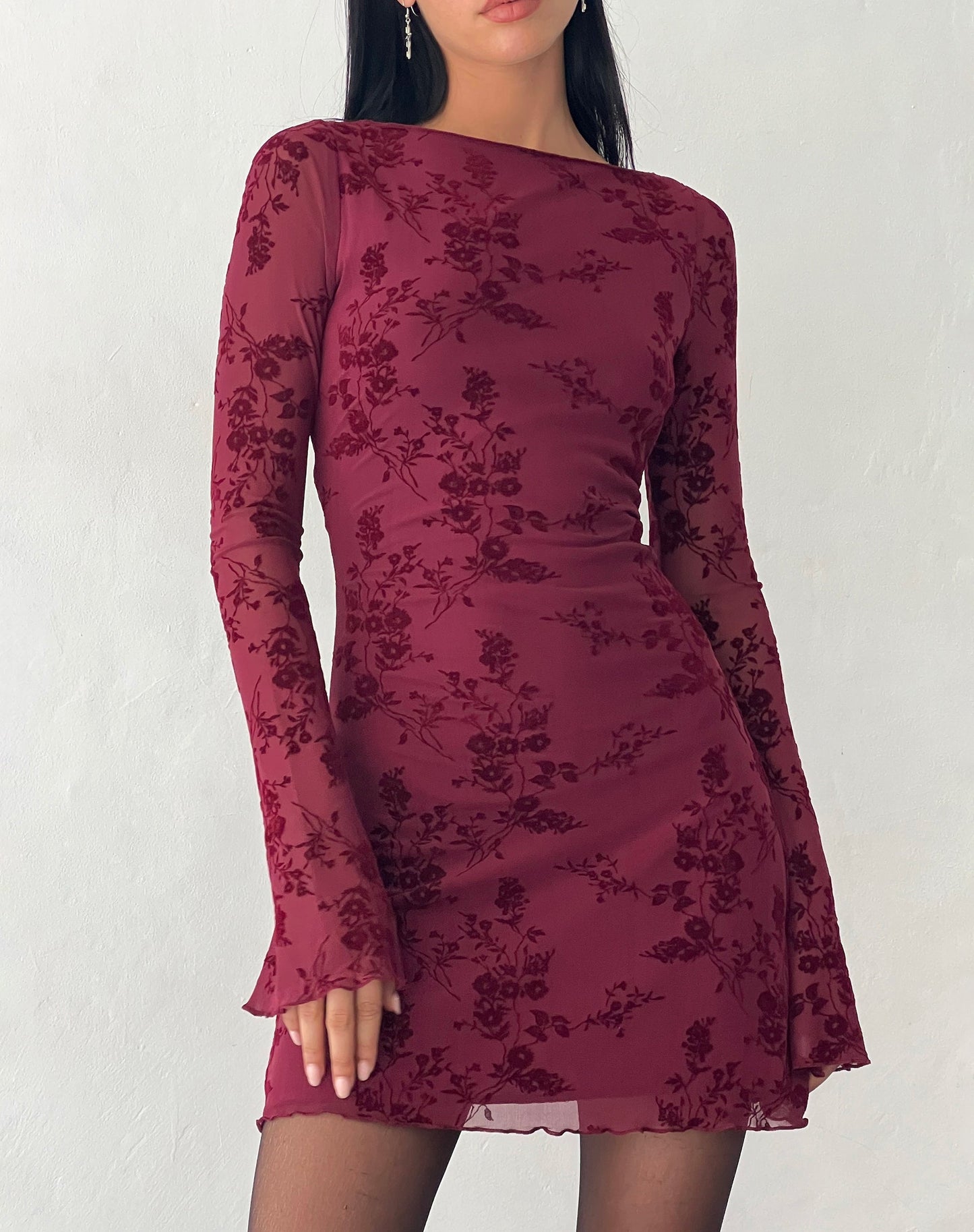 Sylvia - Bordeaux Rode Jurk met Bloemenprint en flair mouwen