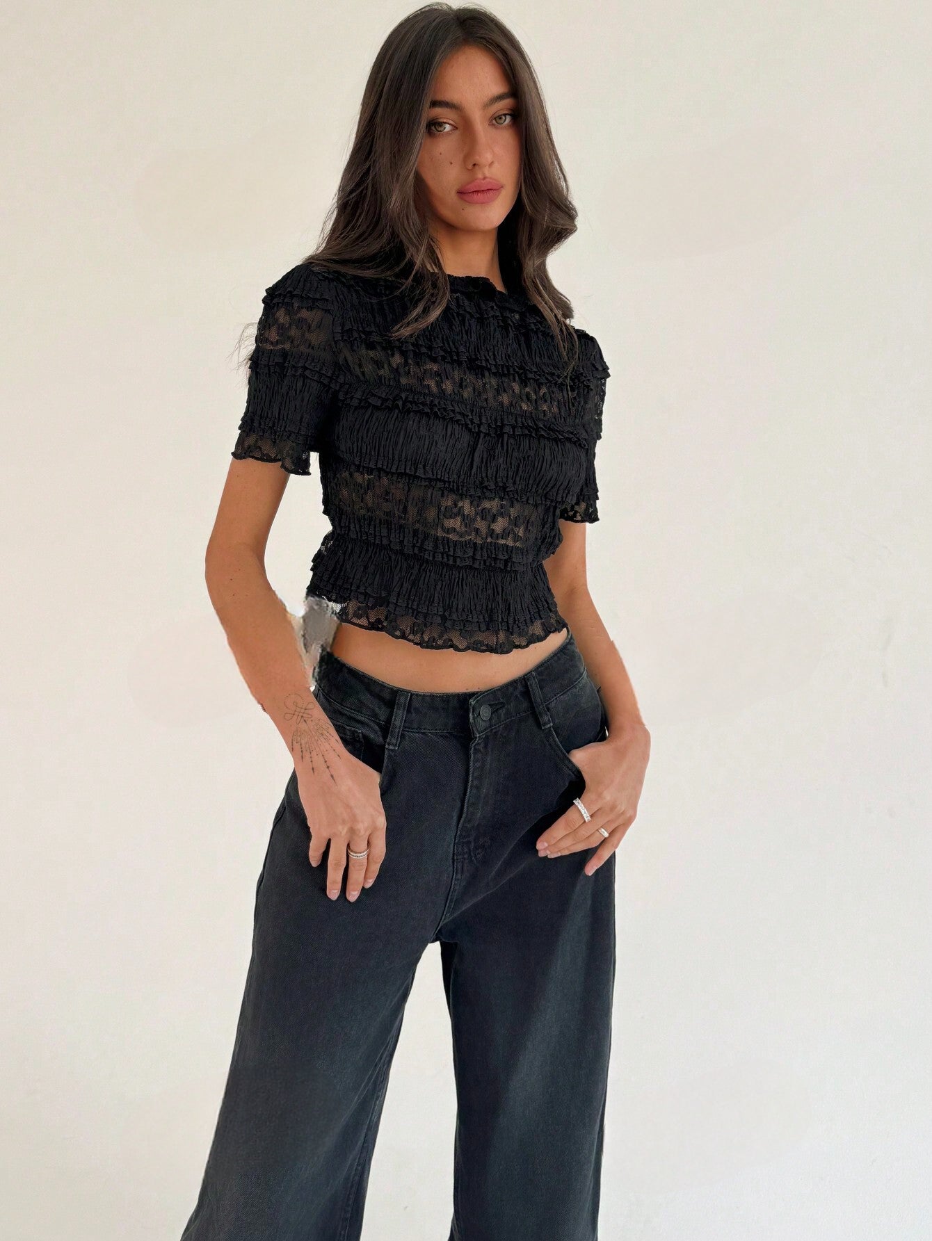 Yara – Zomer crop top met kraag en ruches