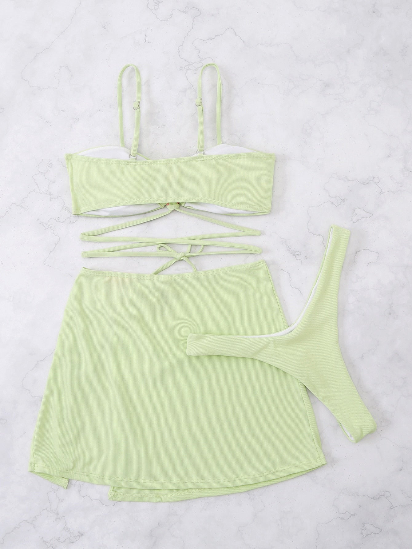 Belle – Bikini set met wikkelbandjes en strandrokje