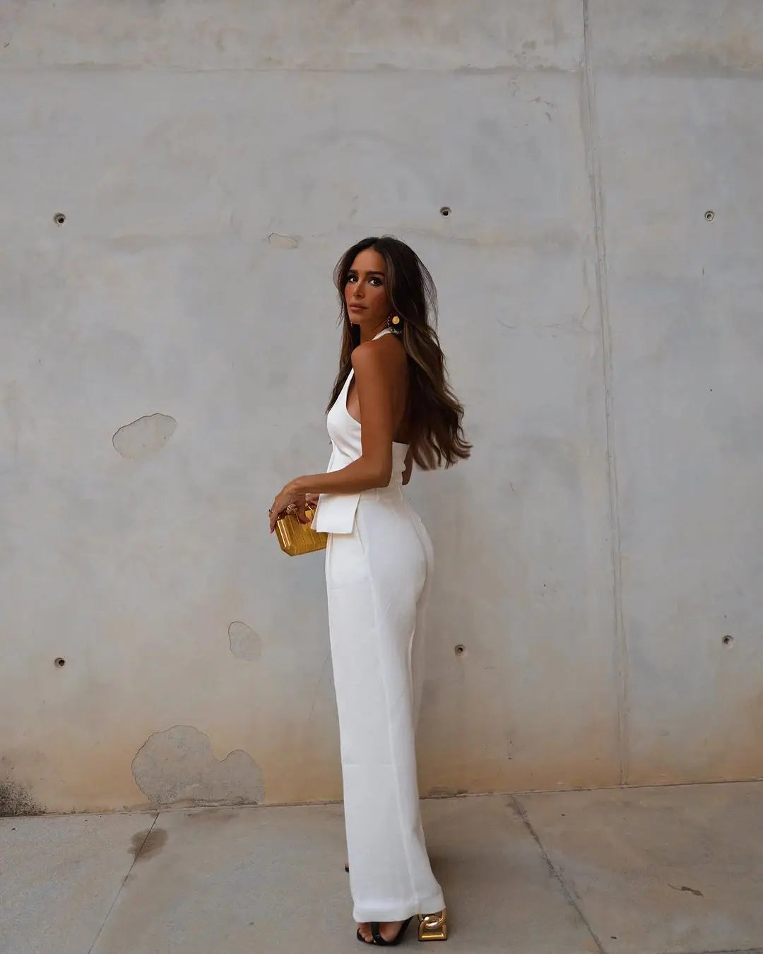 Isabelle – Witte Zomer Set Met V-hals Halter Top En Wijde Broek
