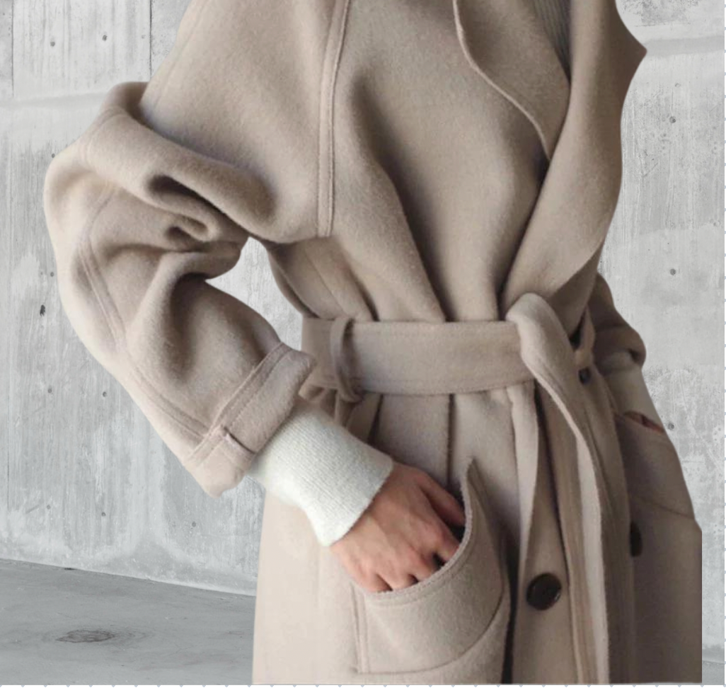 Yvonne – lange trenchcoat met smalle kraag en ceintuur