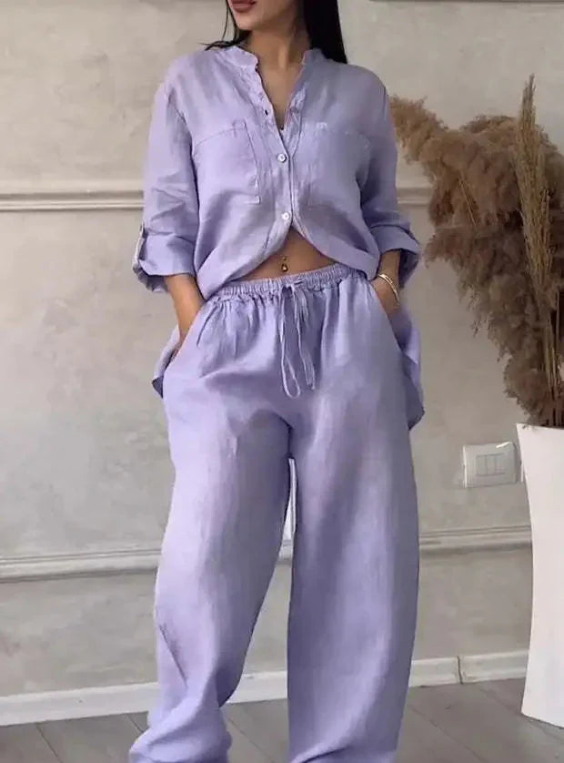Lotte – Katoen-linnen set met V-hals blouse en relaxte broek