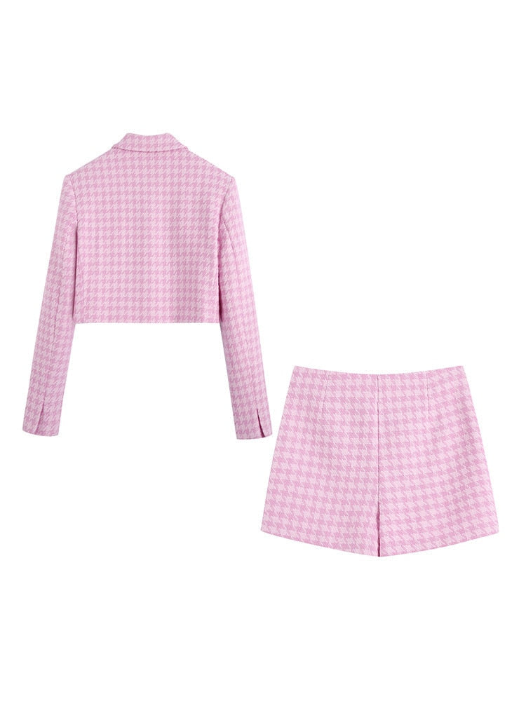 Isla – Roze 2-delige set met schouderpads en elegante knoopjes