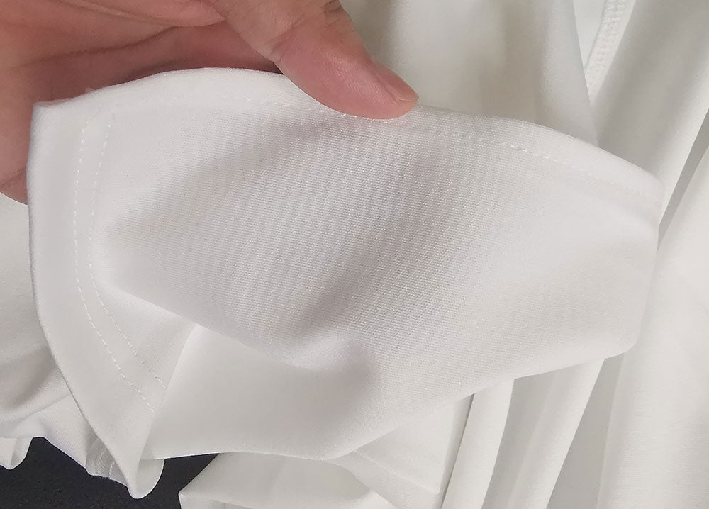 Elvira – Maxi Avondjurk met Diepe V-hals en elegante zijsplit