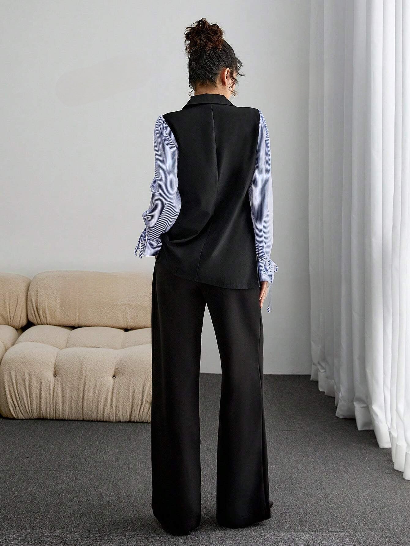 freya – dames blazer met reverskraag en kantdetails