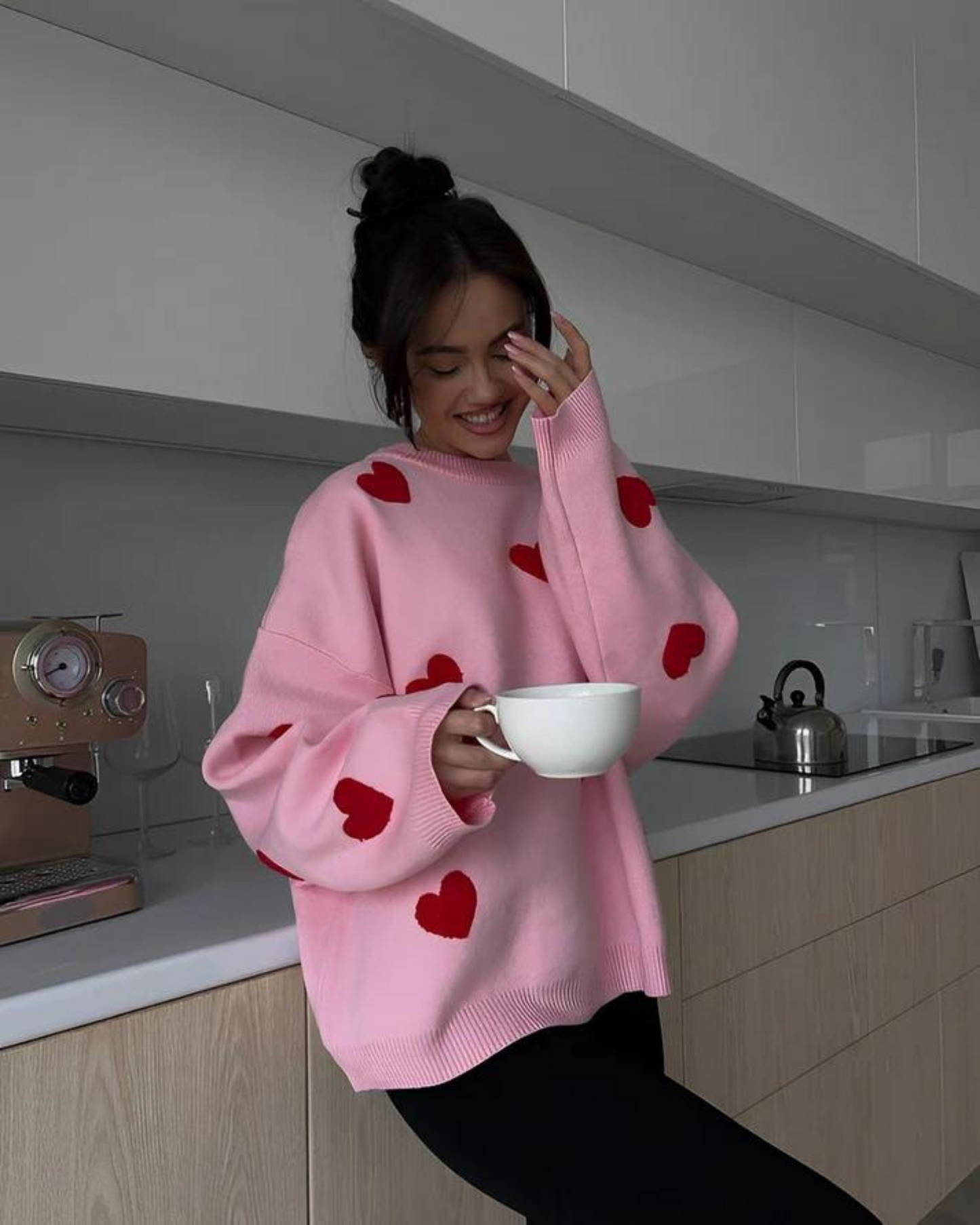 Louane – oversized trui met hartjes en relaxte pasvorm