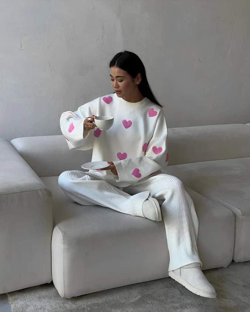 Louane – oversized trui met hartjes en relaxte pasvorm