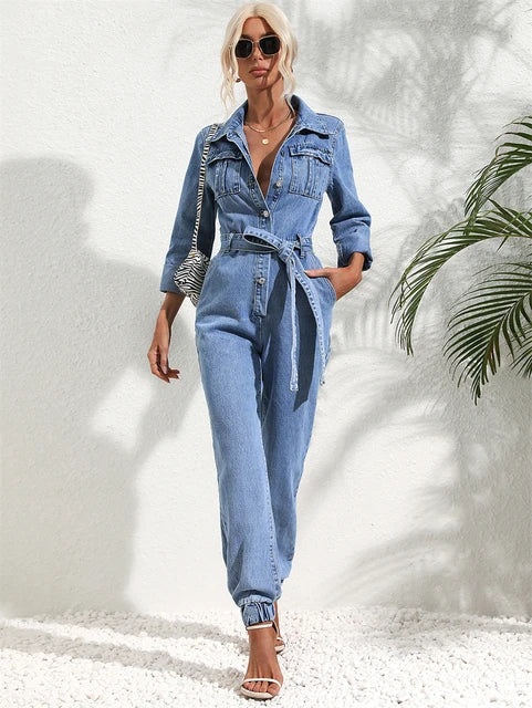 Sanne – Denim jumpsuit met verstelbare taille lange mouwen en relaxte fit