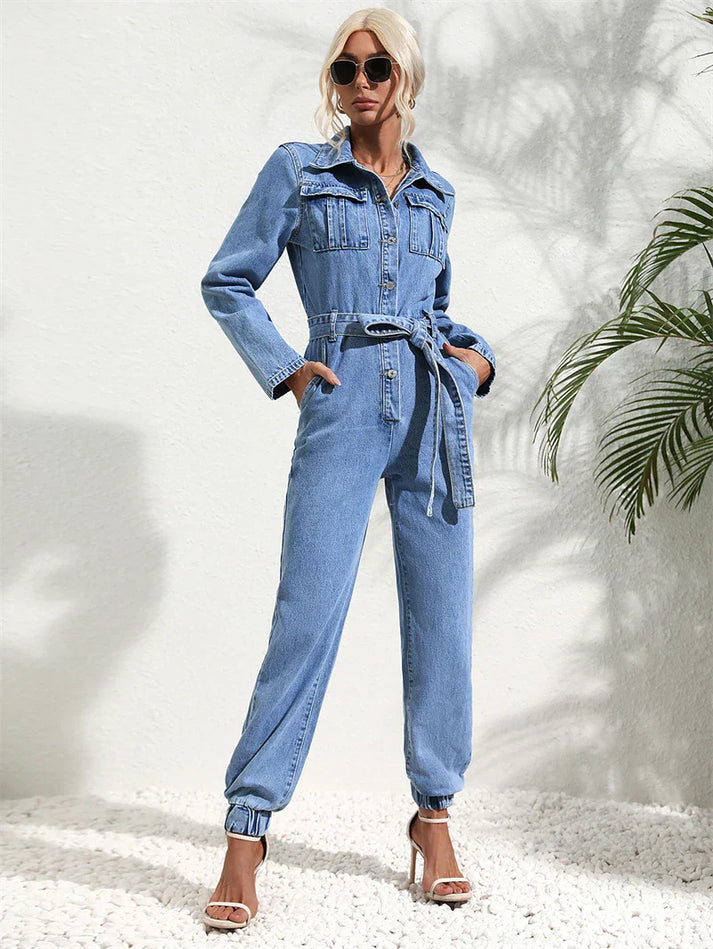 Sanne – Denim jumpsuit met verstelbare taille lange mouwen en relaxte fit