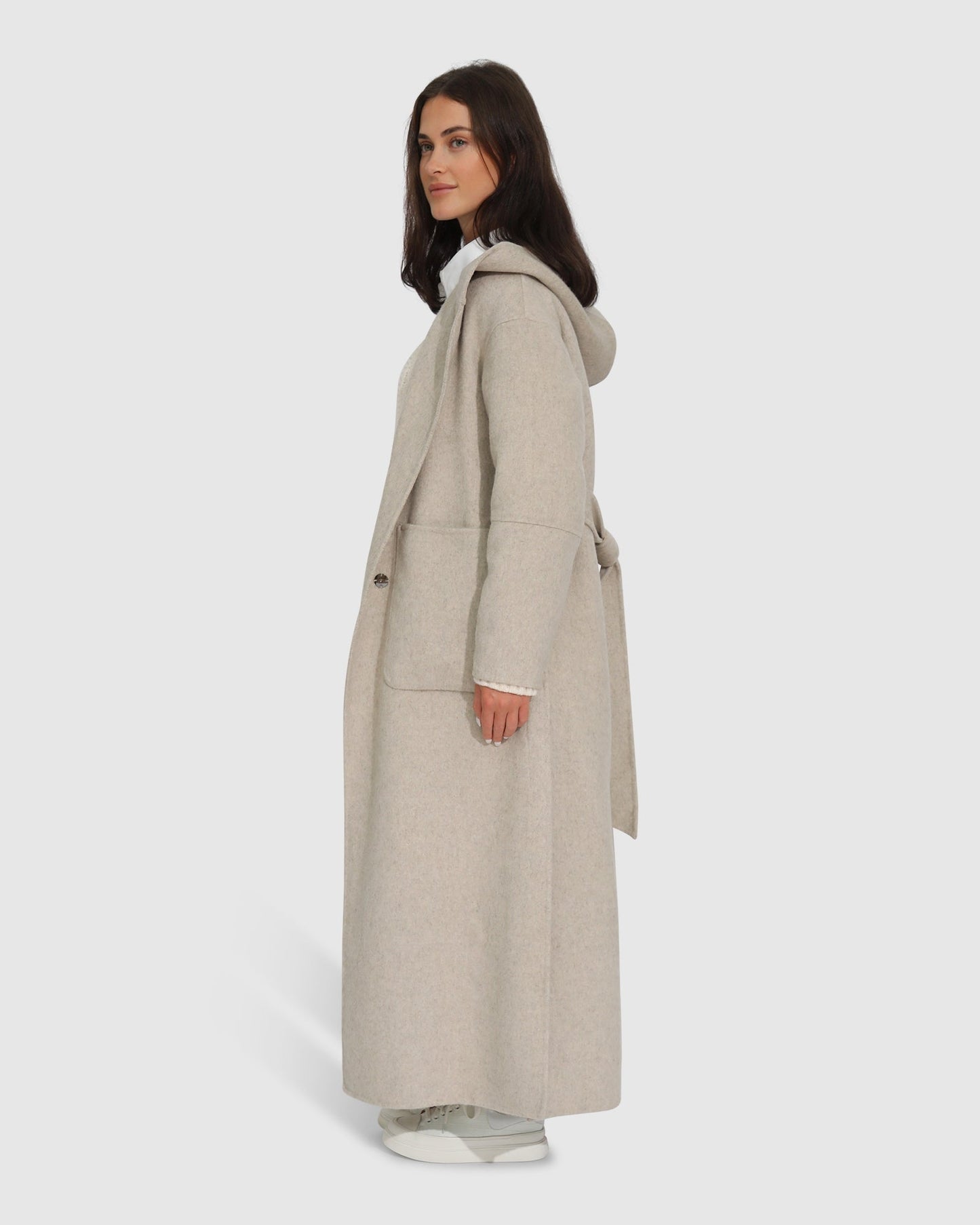 margaret – beige trenchcoat met rechte snit en lichte stof