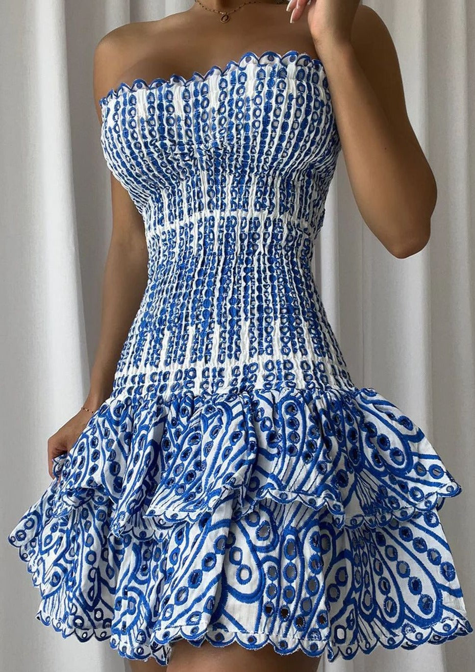 Amara – Mouwloze Midi Zomerjurk Met Mediterrane Borduursels