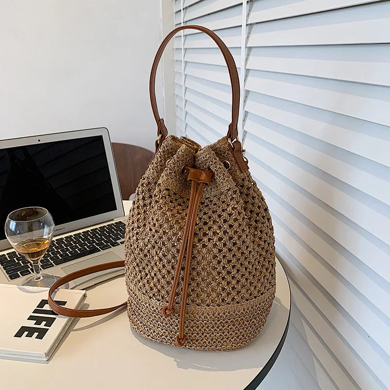 Lina – gevlochten straw crossbody handtas met lange band