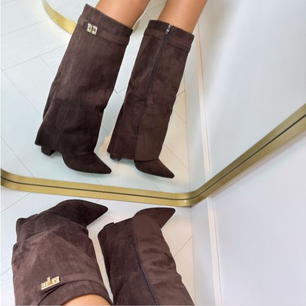 Elora – Kniehoge Suede Laarzen Met Blokhak En Getailleerde Schacht