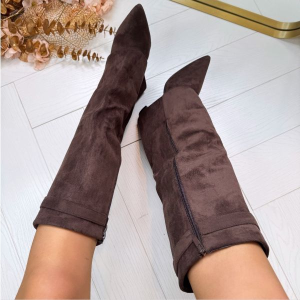 Elora – Kniehoge Suede Laarzen Met Blokhak En Getailleerde Schacht