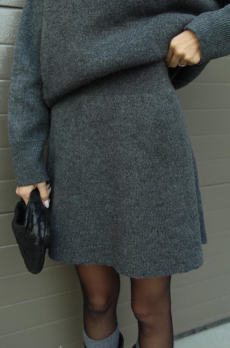 Léa – gebreide set met trui en minirok in zachte stof en casual fit