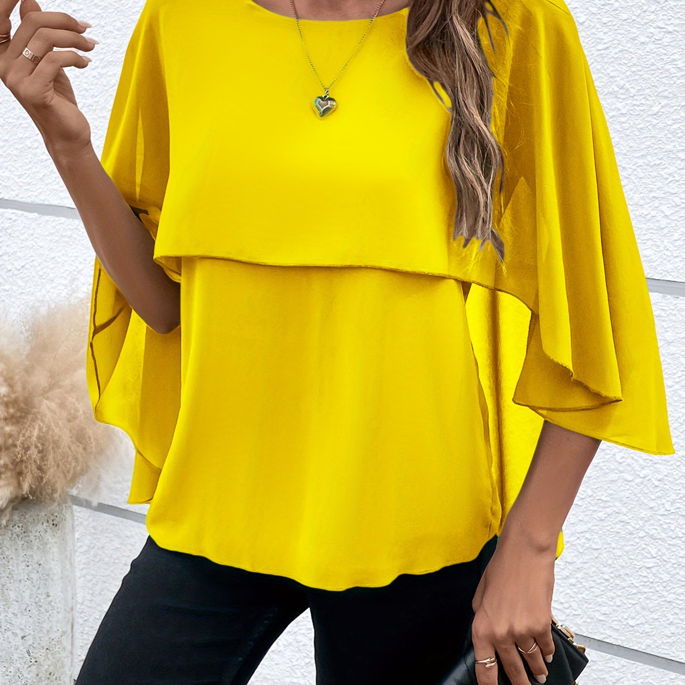 Luna – Gelaagde Crew Neck Blouse Met Cloak Mouwen