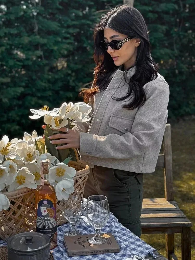 Claire – Beige zomerjas in linnenmix met getailleerde pasvorm