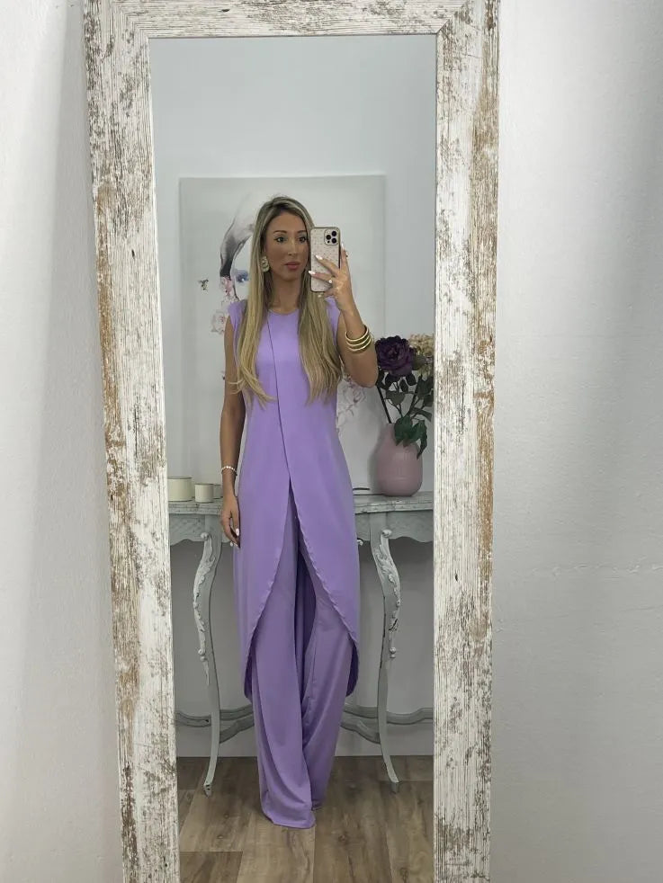 Mira – Zachtgrijze jersey set met asymmetrische top en hoge taille broek