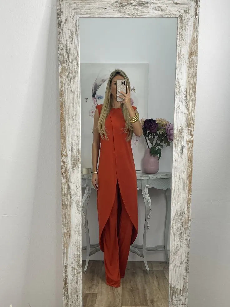 Mira – Zachtgrijze jersey set met asymmetrische top en hoge taille broek