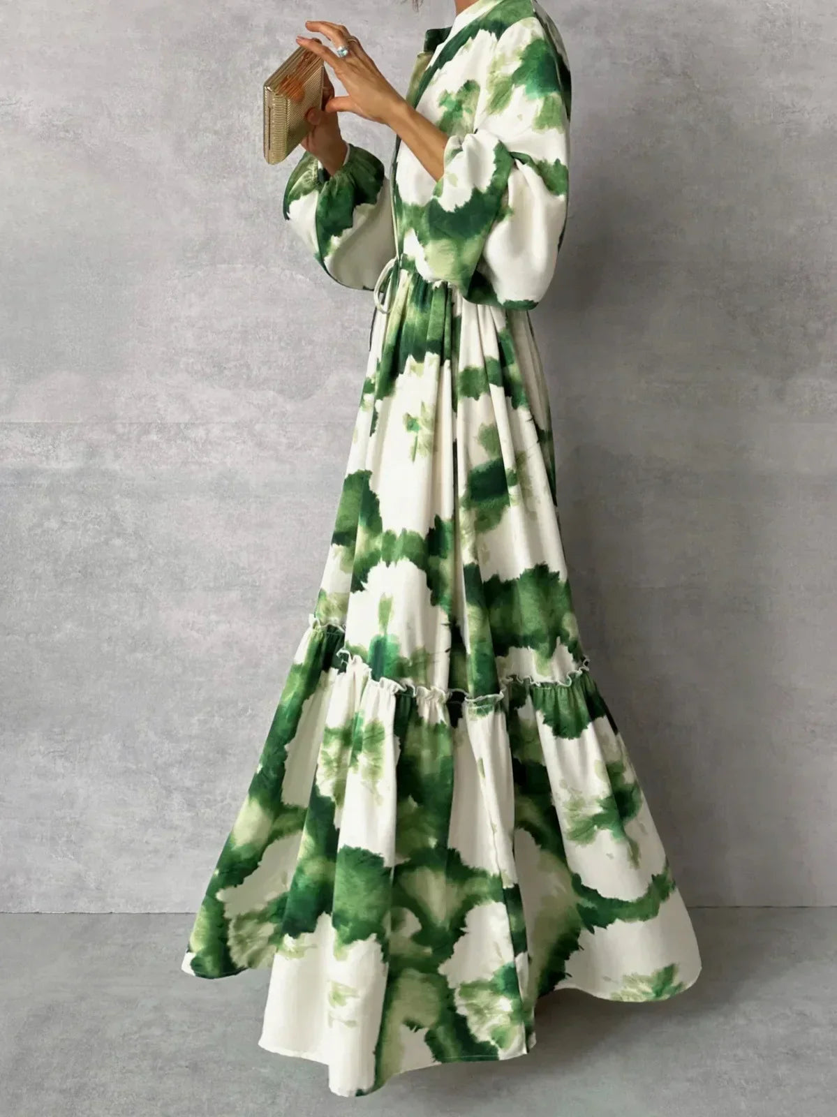 Luna – Zomer maxi-jurk in pastelblauw met plooien en V-hals